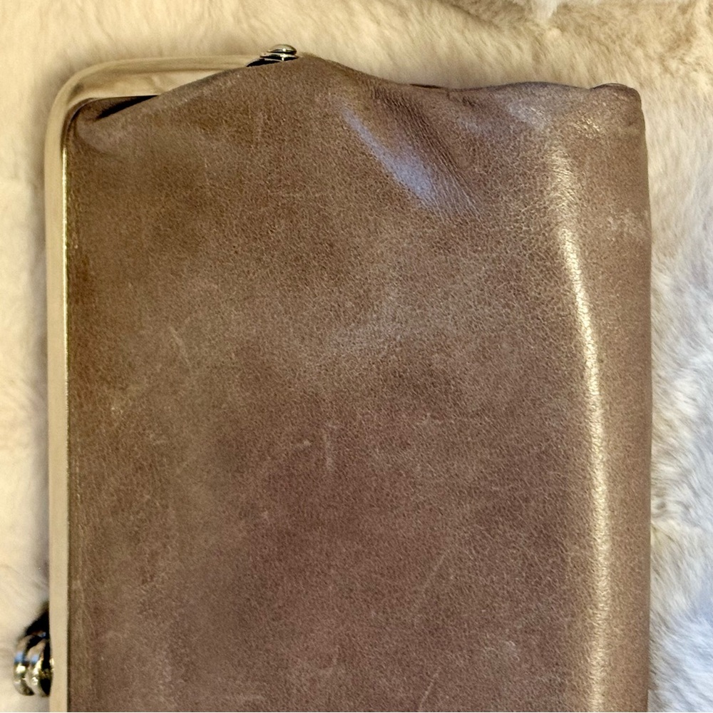 HOBO The Original Lauren Clutch Wallet Taupe - Picture 8 of 10